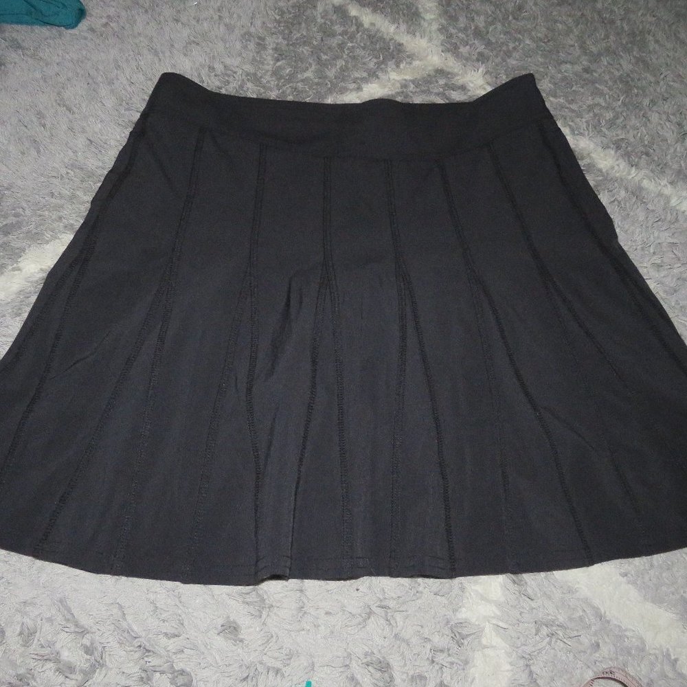 Athleta Black Activewear Skirt  USED  Size 8 USED